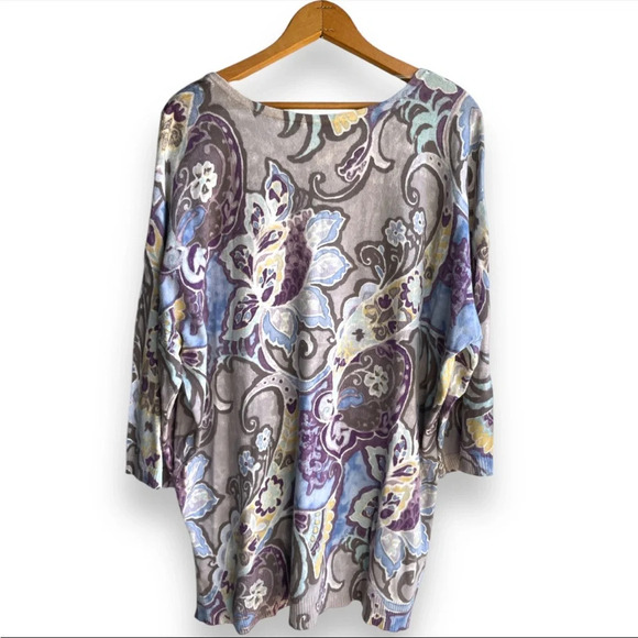 Chico’s Stamped Paisley v neck tunic Sweater size XLarge (3) - Picture 4 of 7